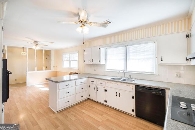 1739 Houston Lake Road, Perry, GA 31069