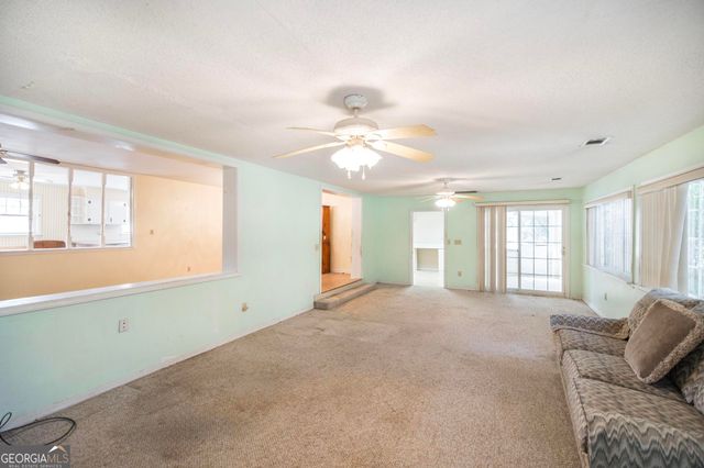 1739 Houston Lake Road, Perry, GA 31069