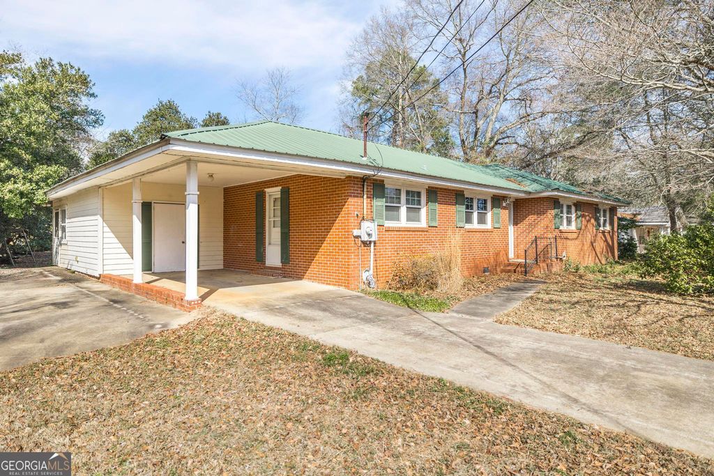 1739 Houston Lake Road, Perry, GA 31069