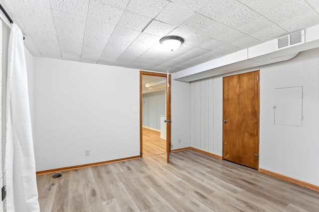 1974 Summer Street, Falcon Heights, MN 55113