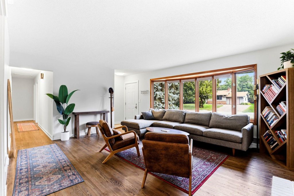1974 Summer Street, Falcon Heights, MN 55113 — photo 2