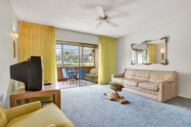 4000 NW 44th Avenue 113, Lauderdale Lakes, FL 33319