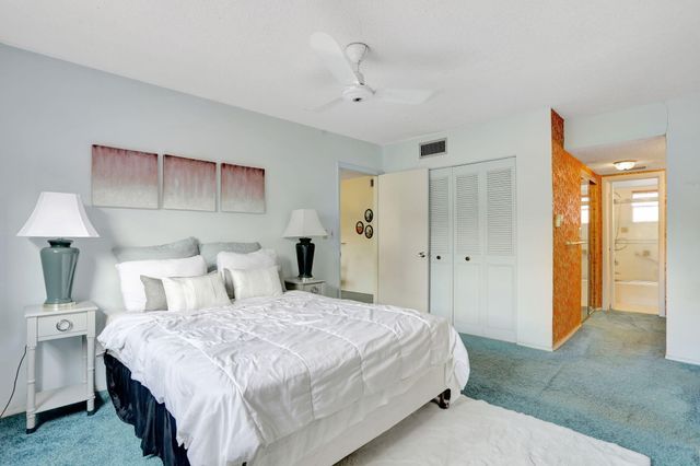 4000 NW 44th Avenue 113, Lauderdale Lakes, FL 33319