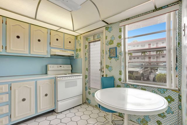 4000 NW 44th Avenue 113, Lauderdale Lakes, FL 33319