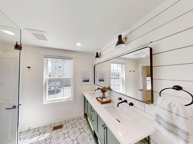 69 Bridge St 1, Salem, MA 01970