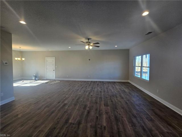 1370 Rountree CRES, Suffolk, VA 23434