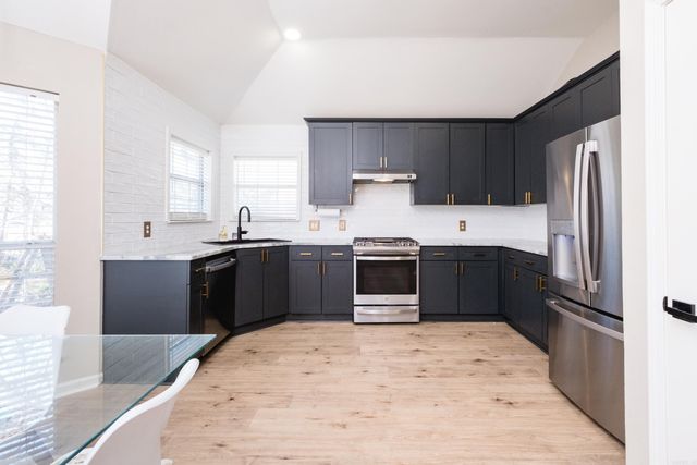 2 Green Oaks Cove, Maumelle, AR 72113