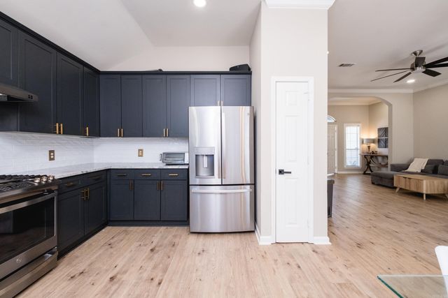 2 Green Oaks Cove, Maumelle, AR 72113