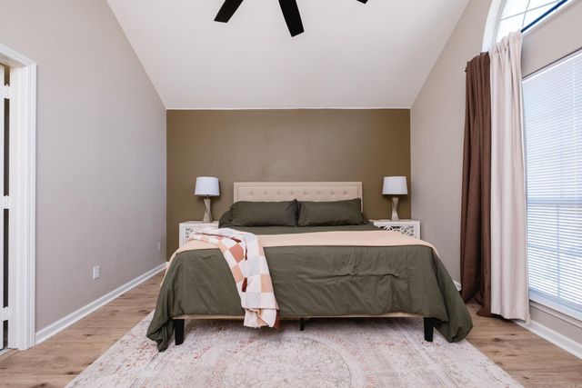 2 Green Oaks Cove, Maumelle, AR 72113