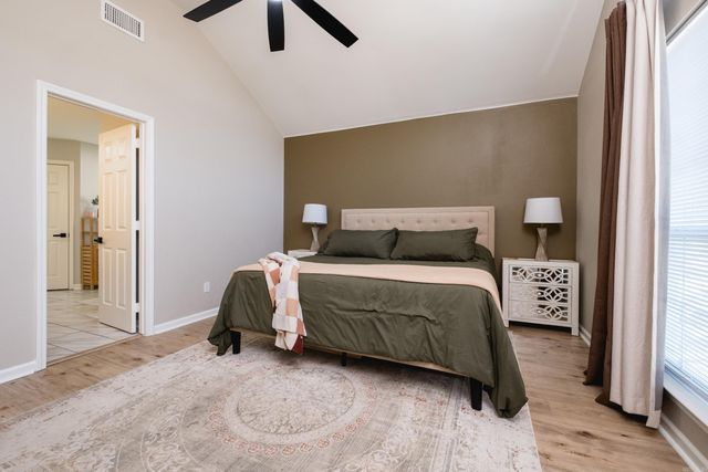 2 Green Oaks Cove, Maumelle, AR 72113