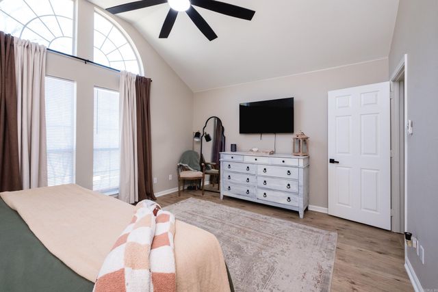 2 Green Oaks Cove, Maumelle, AR 72113