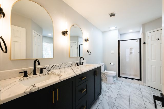 2 Green Oaks Cove, Maumelle, AR 72113