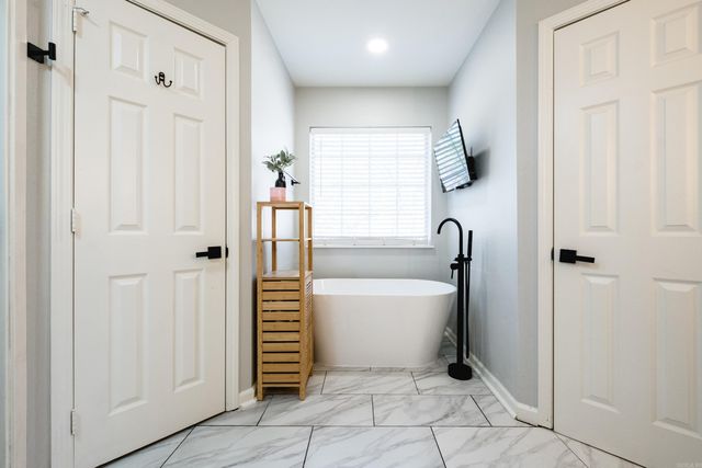 2 Green Oaks Cove, Maumelle, AR 72113