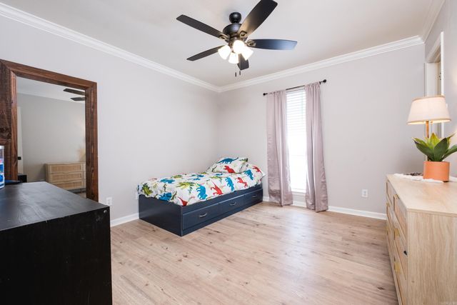 2 Green Oaks Cove, Maumelle, AR 72113