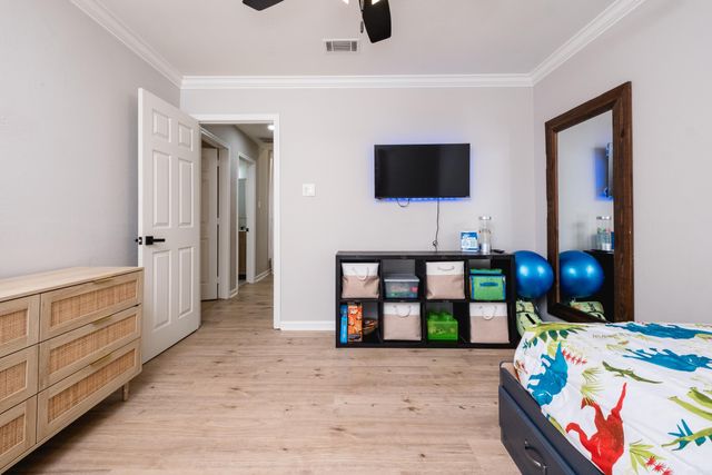 2 Green Oaks Cove, Maumelle, AR 72113