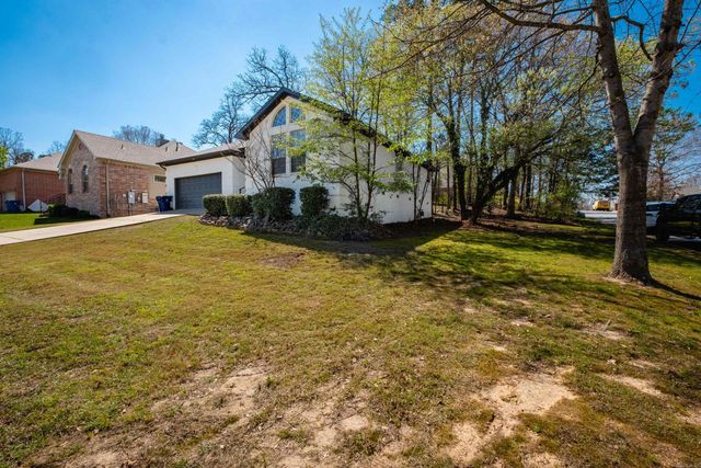 2 Green Oaks Cove, Maumelle, AR 72113