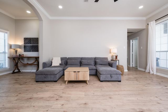 2 Green Oaks Cove, Maumelle, AR 72113