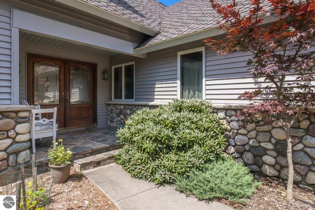 4537 E Duck Lake Road, Lake Leelanau, MI 49653