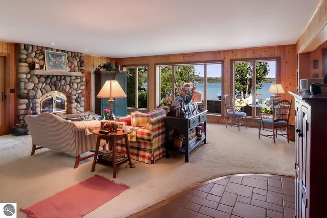 4537 E Duck Lake Road, Lake Leelanau, MI 49653