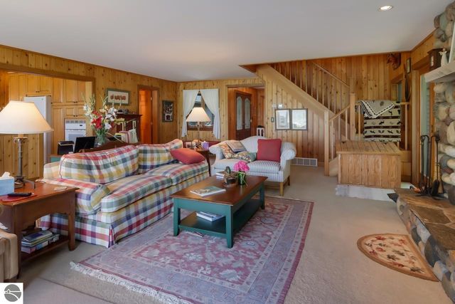 4537 E Duck Lake Road, Lake Leelanau, MI 49653