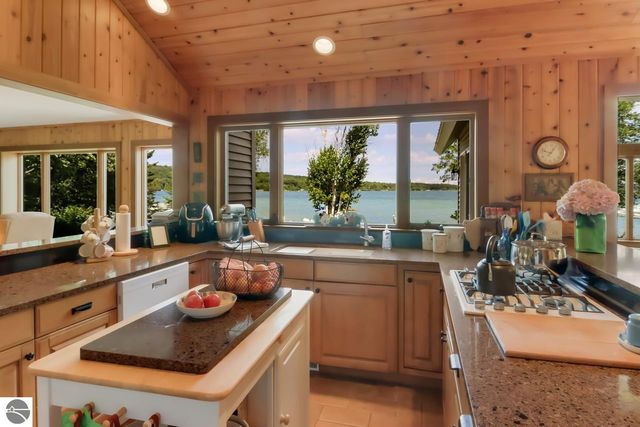 4537 E Duck Lake Road, Lake Leelanau, MI 49653