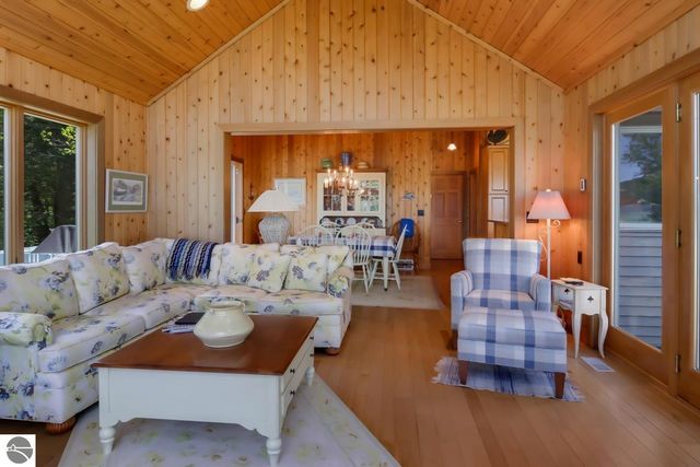 4537 E Duck Lake Road, Lake Leelanau, MI 49653