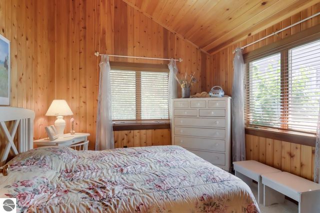 4537 E Duck Lake Road, Lake Leelanau, MI 49653