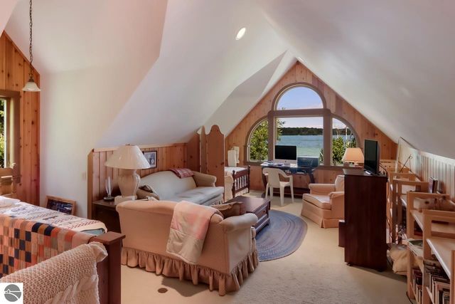 4537 E Duck Lake Road, Lake Leelanau, MI 49653