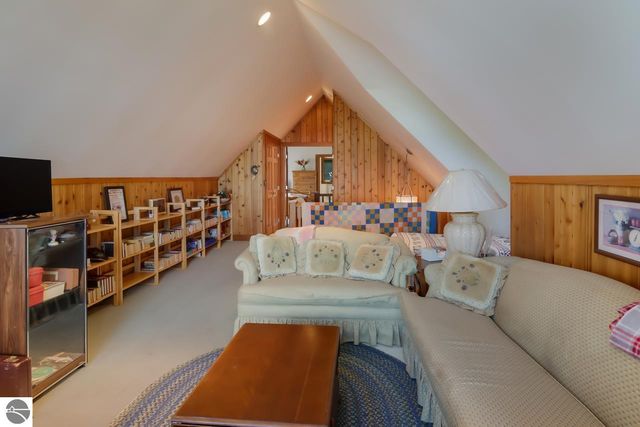 4537 E Duck Lake Road, Lake Leelanau, MI 49653