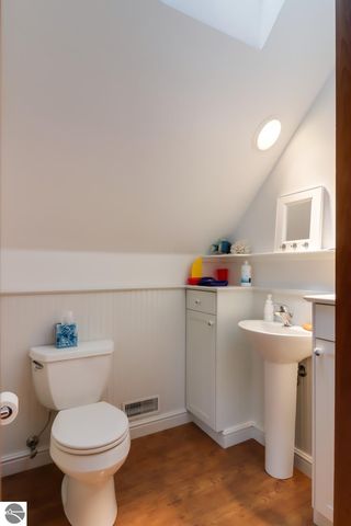 4537 E Duck Lake Road, Lake Leelanau, MI 49653