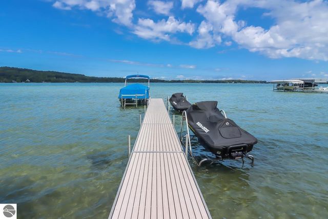 4537 E Duck Lake Road, Lake Leelanau, MI 49653