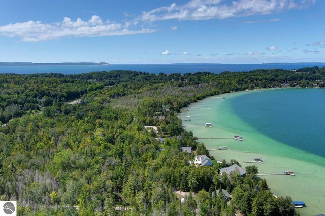 4537 E Duck Lake Road, Lake Leelanau, MI 49653