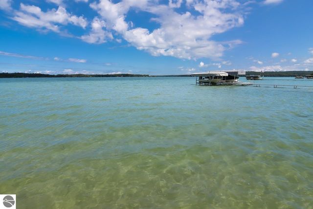 4537 E Duck Lake Road, Lake Leelanau, MI 49653