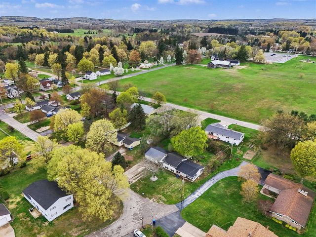 117 N Apple Street, Hart, MI 49420