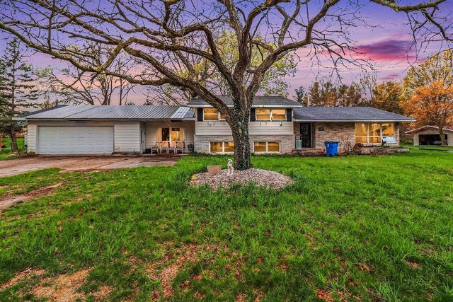 117 N Apple Street, Hart, MI 49420