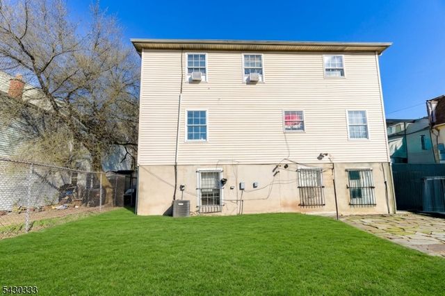 289 S 7Th St, Newark City, NJ 07103