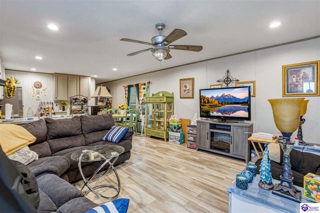 22 Cedar Hill Drive, Elizabethtown, KY 42701