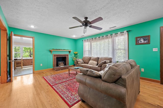 1659 Shady Knoll AVE, Bedford, VA 24523