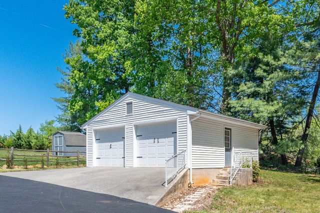 1659 Shady Knoll AVE, Bedford, VA 24523