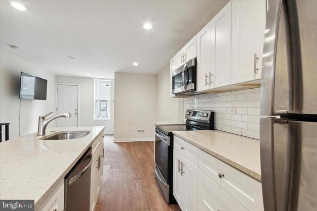 2004 N CLEVELAND ST, Philadelphia, PA 19121