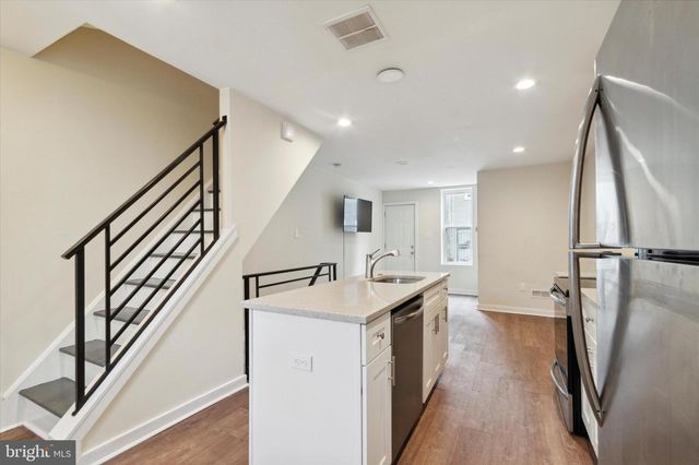 2004 N CLEVELAND ST, Philadelphia, PA 19121