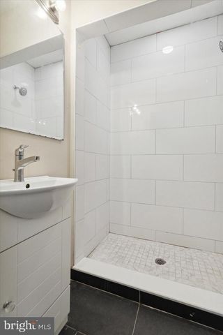 2004 N CLEVELAND ST, Philadelphia, PA 19121