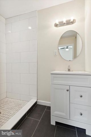 2004 N CLEVELAND ST, Philadelphia, PA 19121