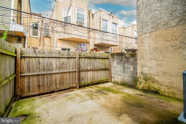 2004 N CLEVELAND ST, Philadelphia, PA 19121