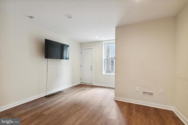 2004 N CLEVELAND ST, Philadelphia, PA 19121