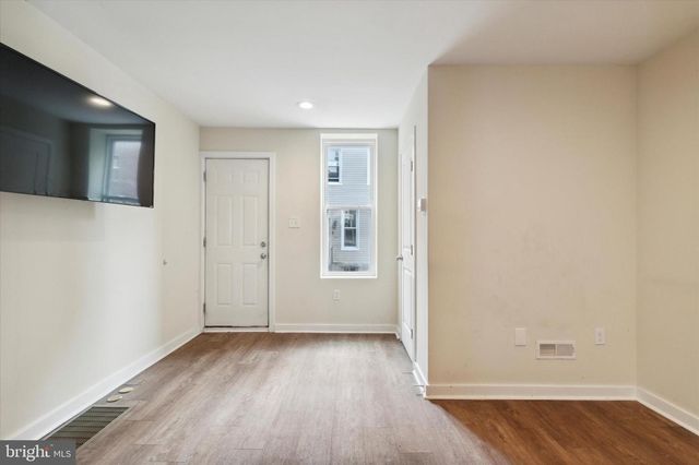 2004 N CLEVELAND ST, Philadelphia, PA 19121