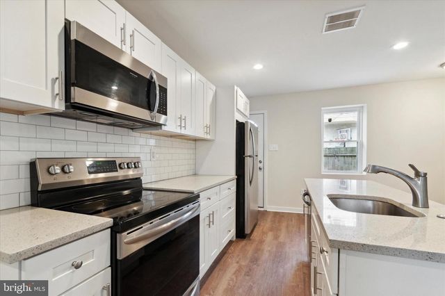 2004 N CLEVELAND ST, Philadelphia, PA 19121