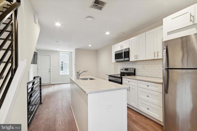 2004 N CLEVELAND ST, Philadelphia, PA 19121