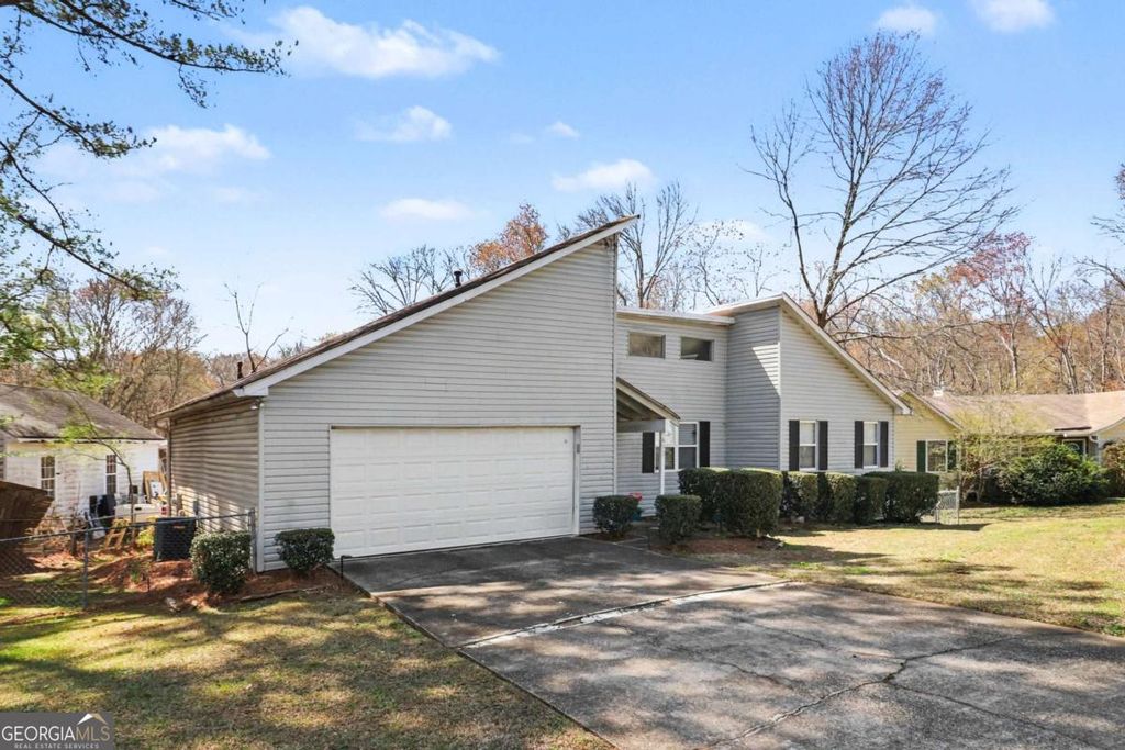 632 Woodknoll Court, Jonesboro, GA 30238