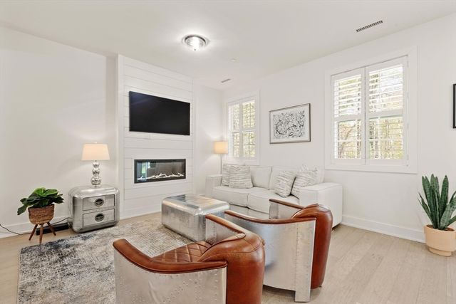 300 Albion Rd 302, Bedford, MA 01730